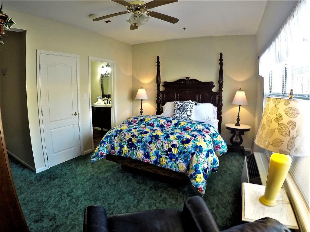 Bradford House Bed And Breakfast แบรนสัน ภายนอก รูปภาพ