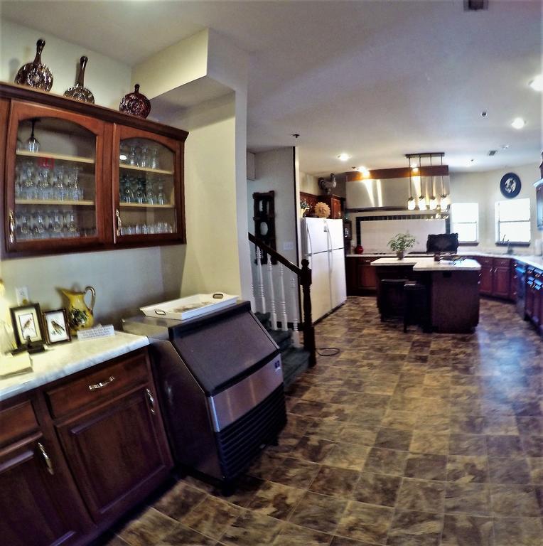 Bradford House Bed And Breakfast แบรนสัน ภายนอก รูปภาพ