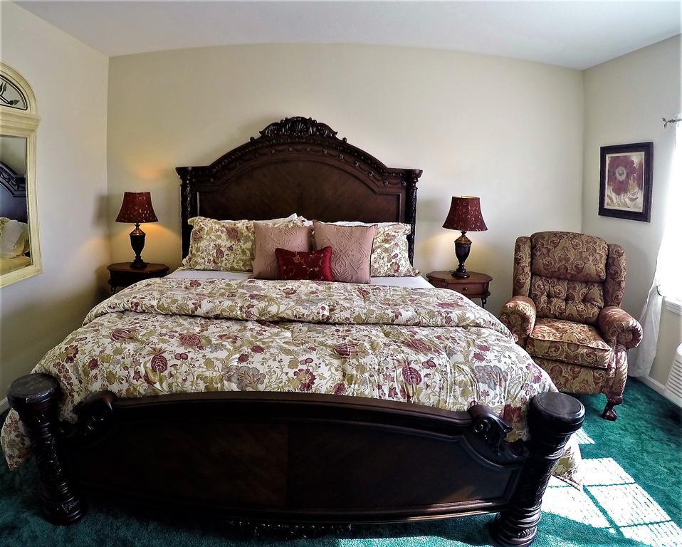 Bradford House Bed And Breakfast แบรนสัน ภายนอก รูปภาพ