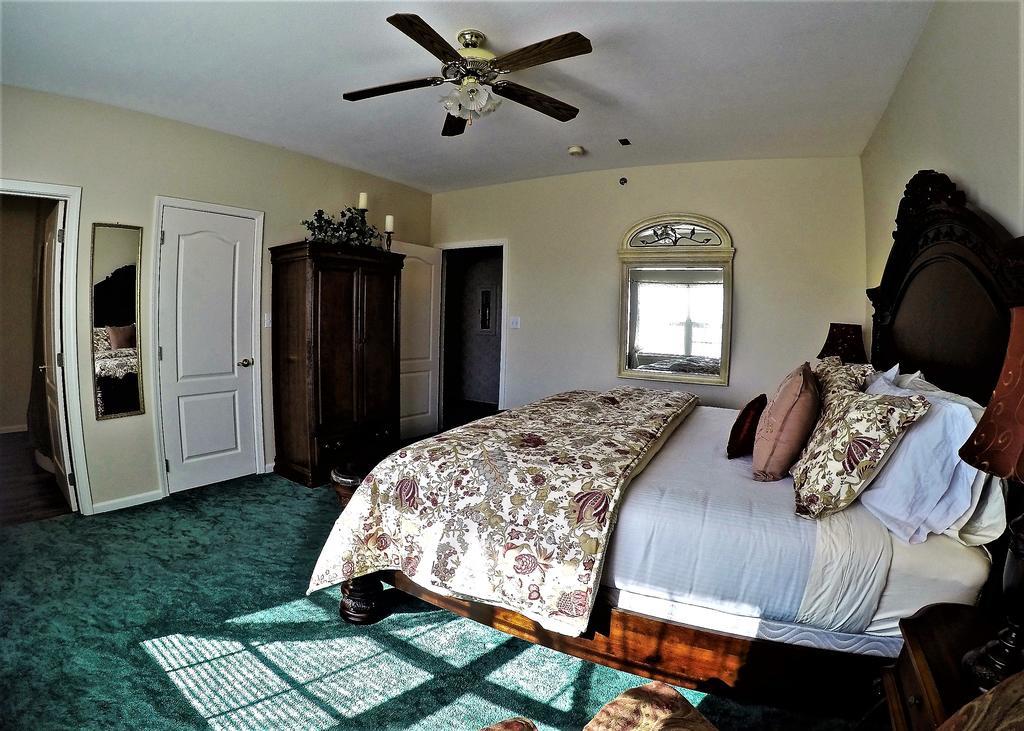 Bradford House Bed And Breakfast แบรนสัน ภายนอก รูปภาพ