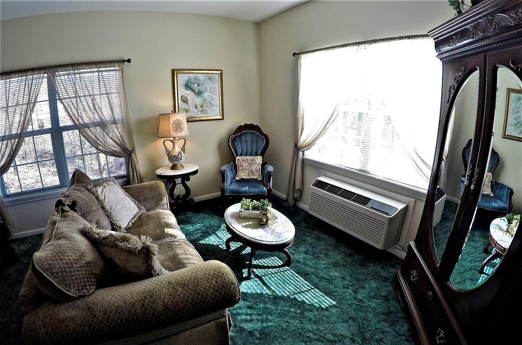 Bradford House Bed And Breakfast แบรนสัน ภายนอก รูปภาพ