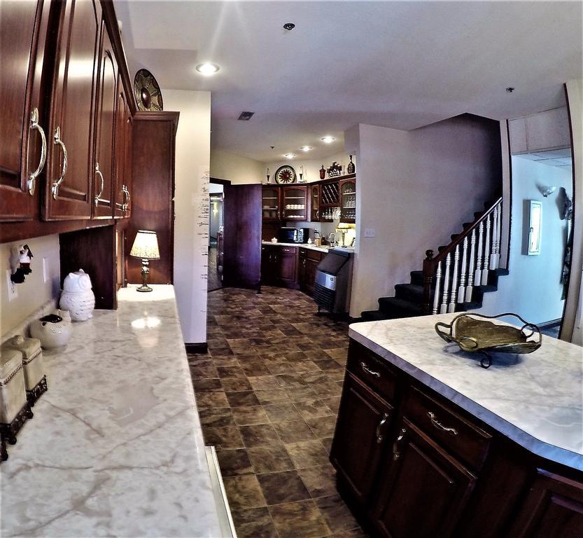 Bradford House Bed And Breakfast แบรนสัน ภายนอก รูปภาพ