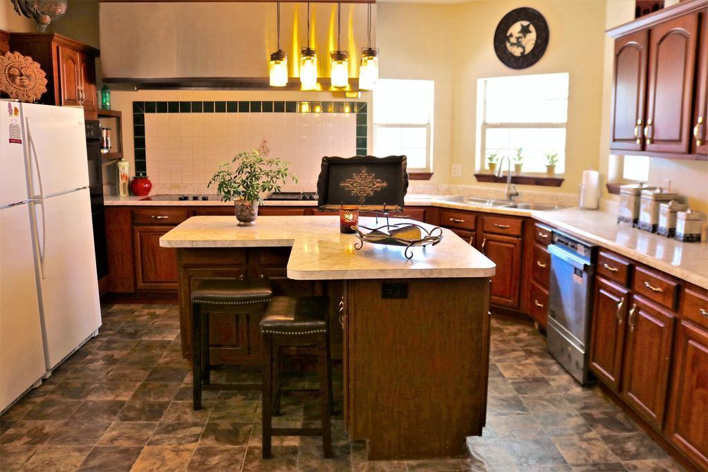 Bradford House Bed And Breakfast แบรนสัน ภายนอก รูปภาพ