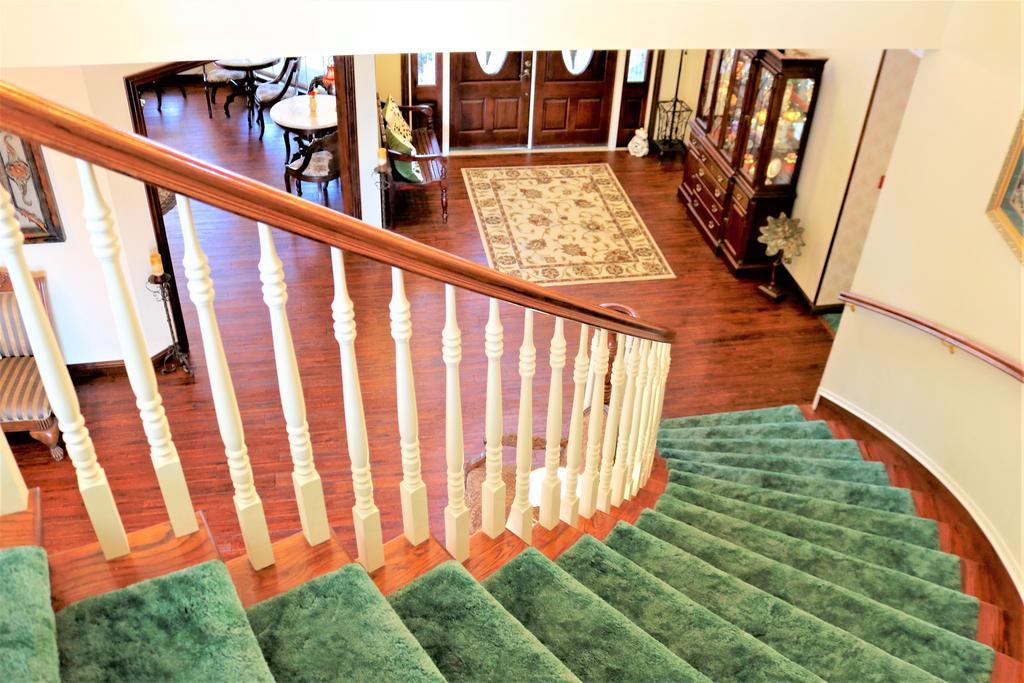 Bradford House Bed And Breakfast แบรนสัน ภายนอก รูปภาพ